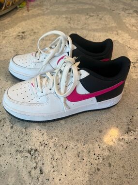 Kids Low-Top White, Black & Pink Athletic Sneakers